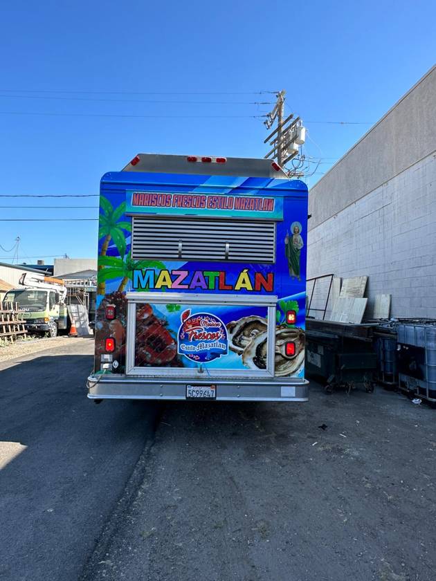 Mariscos Mazatlán food truck wrap